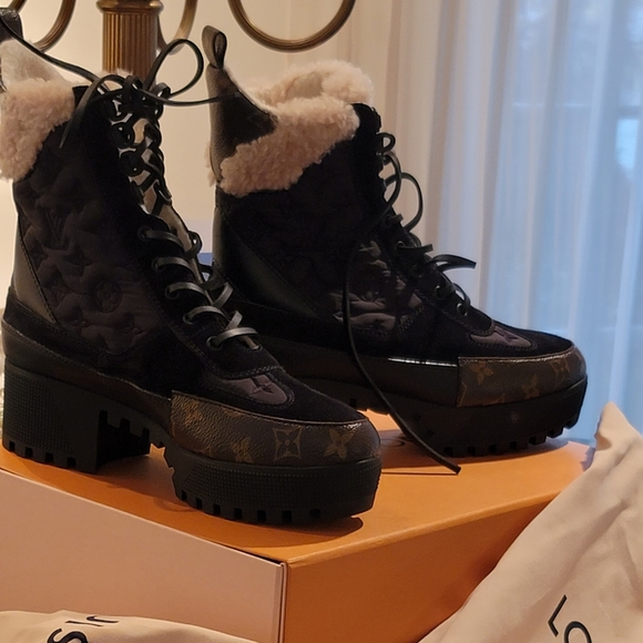LOUIS VUITTON LAUREATE PLATFORM (Shearling) DESERT BOOT ...BELLA! - Picture 7 of 10
